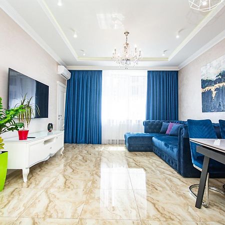 Ferienwohnung Luxury For Business & Pleasure Royal 3 Kiew Exterior foto