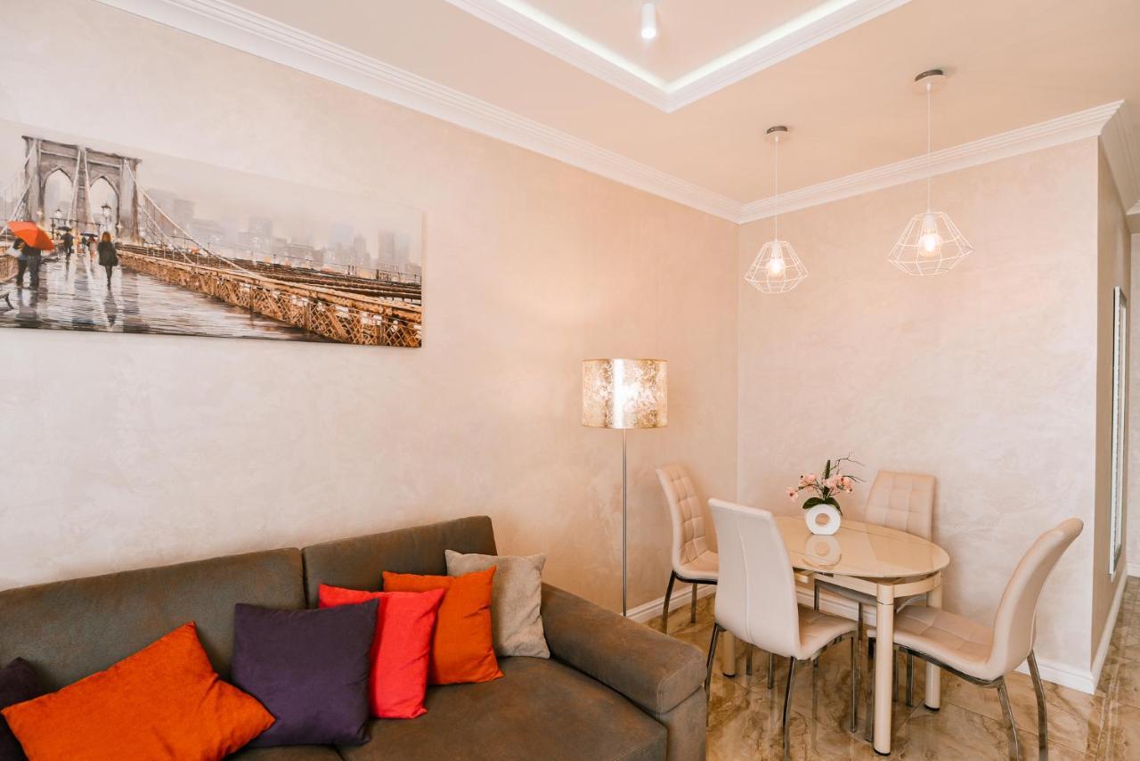 Ferienwohnung Luxury For Business & Pleasure Royal 3 Kiew Exterior foto